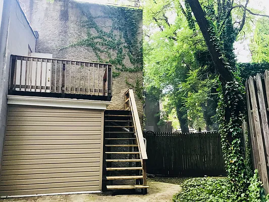 Rented by Avenues Real Estate | media 21