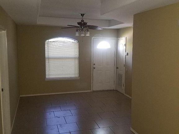 4th image of 1905 Oasis Ave APT B