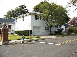 1 Stuart St, Lynbrook, NY 11563