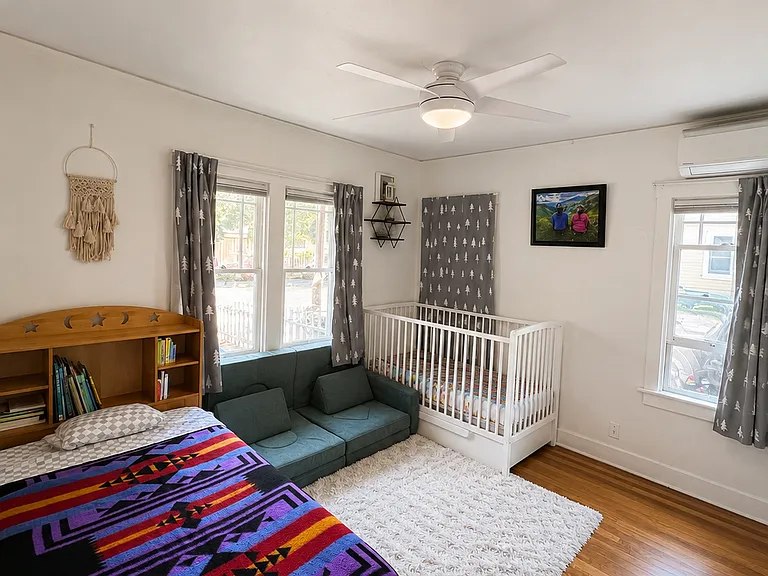 1429 Gillespie St — Photo 11