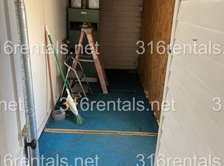 918 W 5th St, Newton, KS 67114