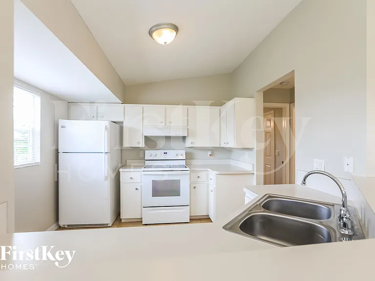 3752 Vehlin St — Photo 7