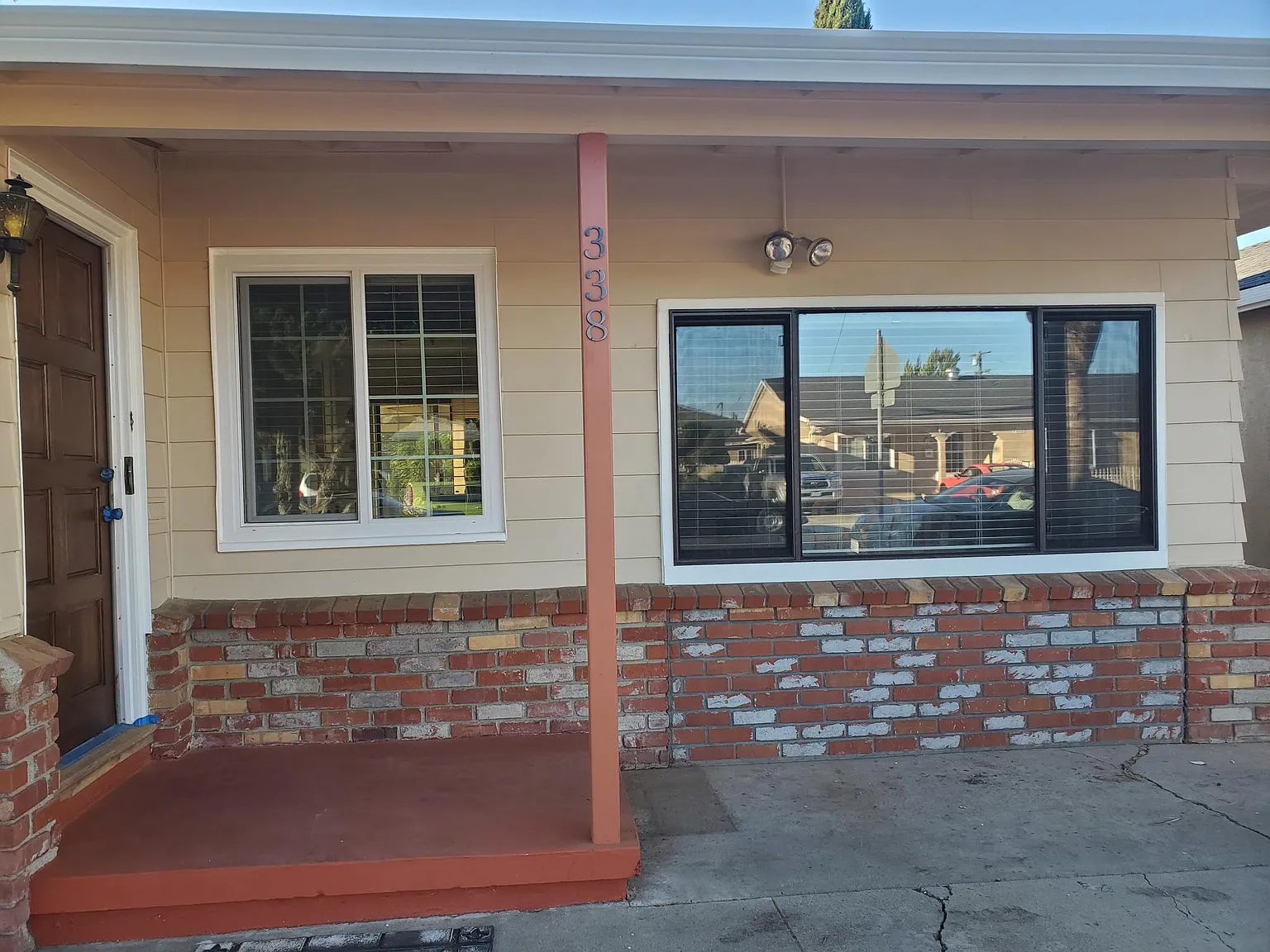 338 White Dr — Photo 2