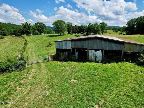 5th image of 187 Van Huss Rd