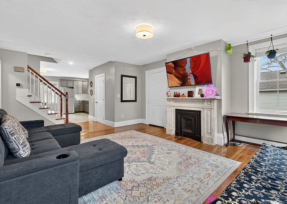 1st image of 49 Essex St #2R