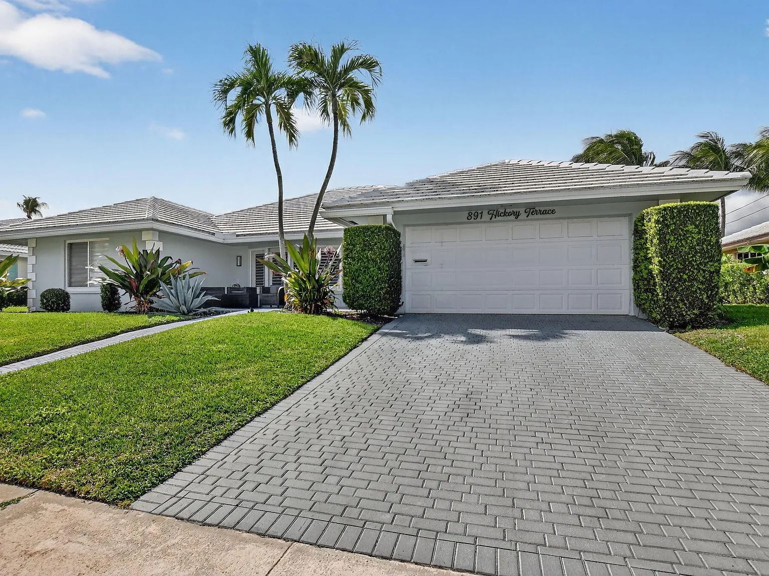 3 bed, 2.0 bath, 1965 sqft, $12,000 — Photo 4