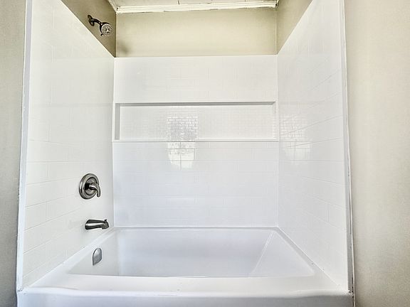 5th image of 83 Green St #B