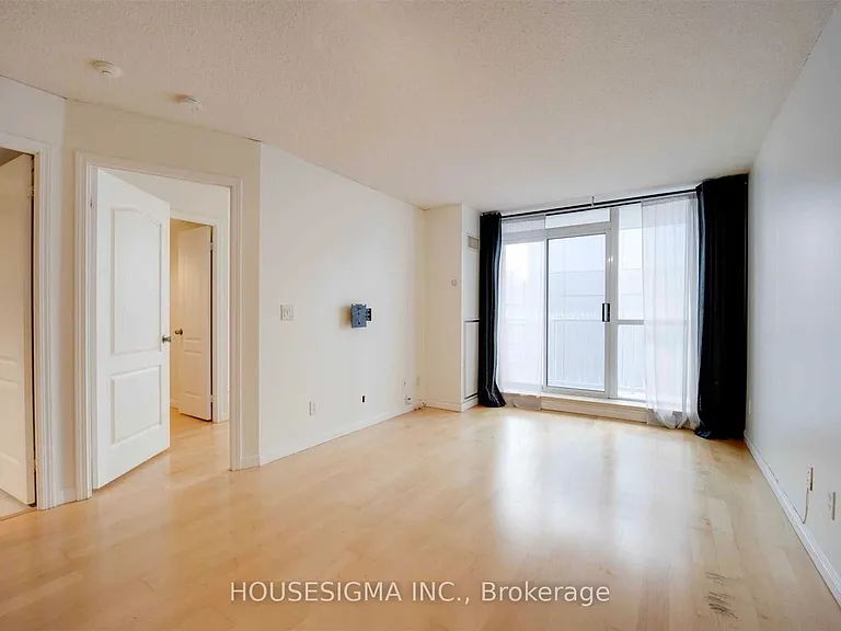 18 Stafford St #508 — Photo 11