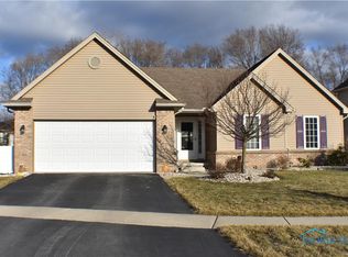 1042 Plumcreek Rd, Toledo, OH 43615