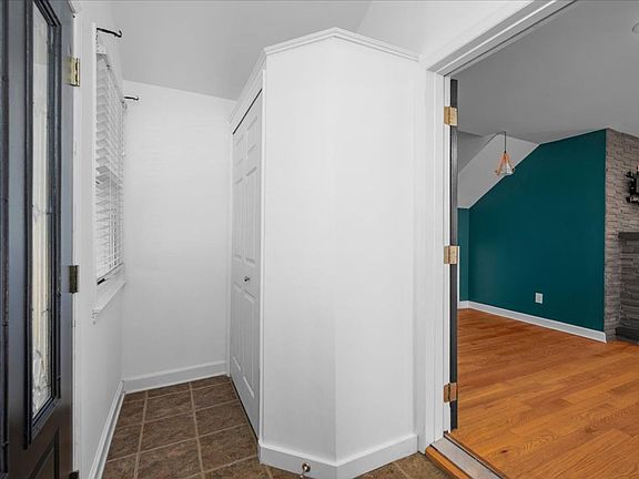 4th image of 8 Ashford Pl