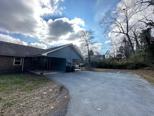 1317 Brockton Dr — Photo 16