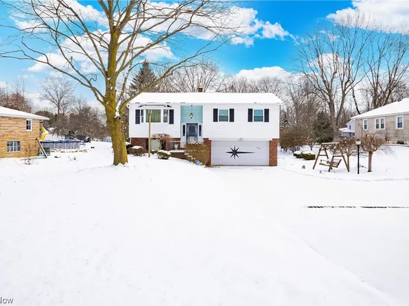 5905 Renninger Rd, Akron, OH 44319