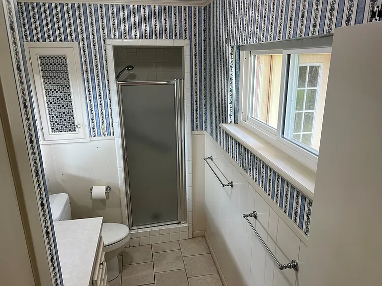 1918 Courtney Dr — Photo 22