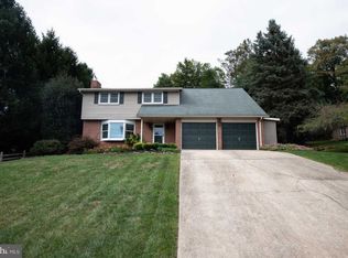 219 Pine View Ln, York, PA 17403