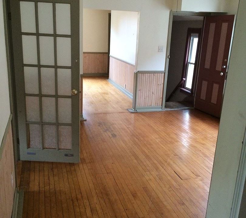 1st image of 2525A N Weil St