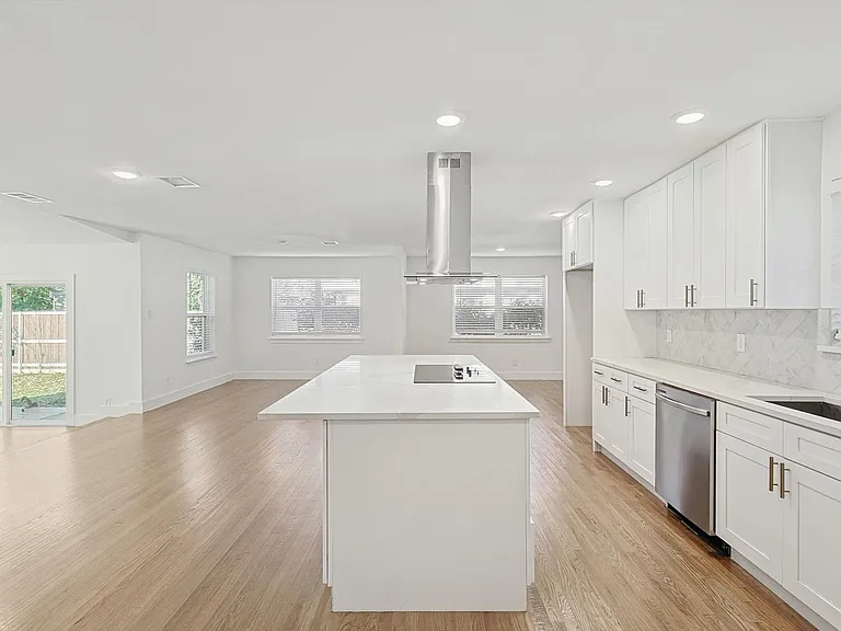 6912 Clemson Dr — Photo 7