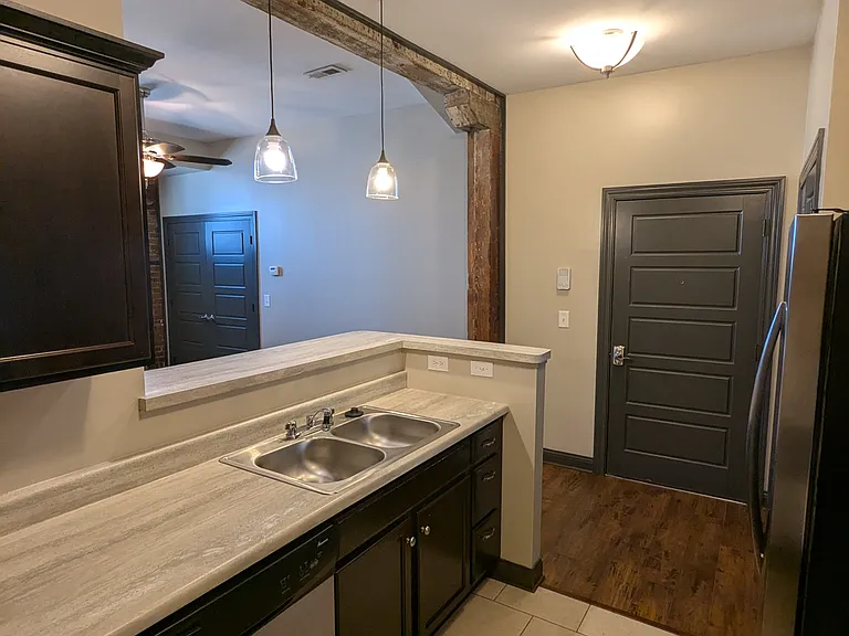 126 W A St #1B — Photo 11