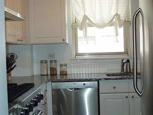 Sold by Douglas Elliman | media 14