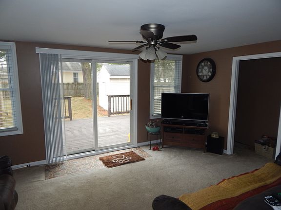 3rd image of 908 Blaine Ave