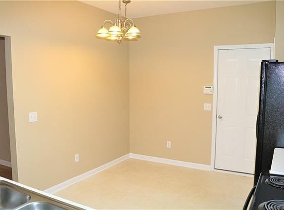 5th image of 12304 Dunford St
