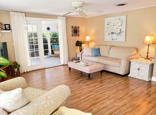 270 Village Dr, Nokomis, FL 34275