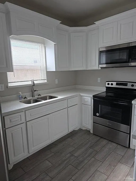 2 bed, 2.0 bath, 4200 sqft, $1,050 — Photo 4