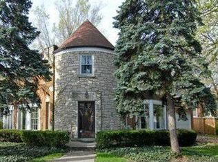 4901 W Berwyn Ave, Chicago, IL 60630