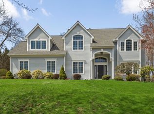 130 Holly Pl, Briarcliff Manor, NY 10510