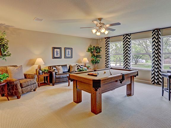 Versatile gameroom