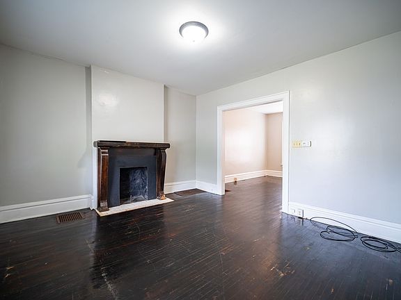 2nd image of 1474 Summit St #1480