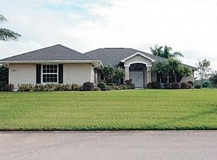 1521 Eagles Cir, Sebastian, FL 32958