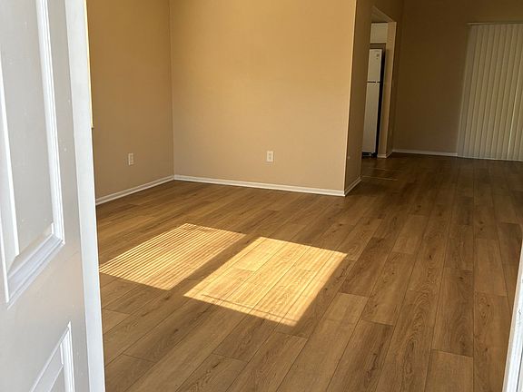 2nd image of 708 65th Ave E