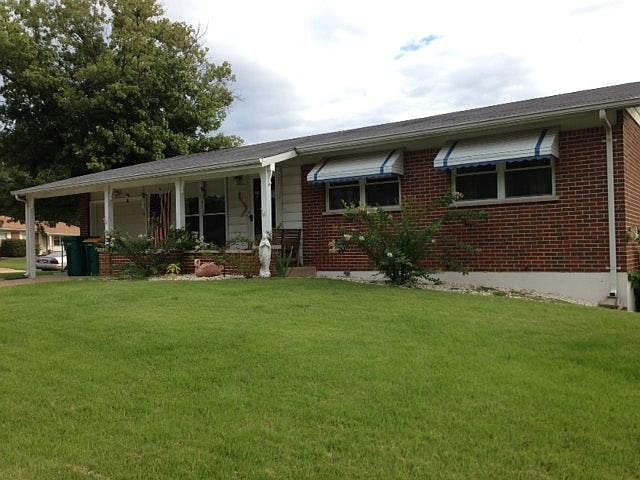 1st image of 301 Rockview Dr