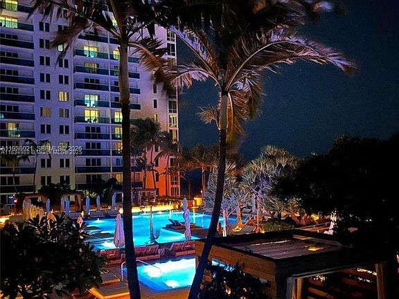 3rd image of 2301 Collins Ave APT 423
