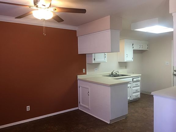 3rd image of 546 N Lincoln Ave