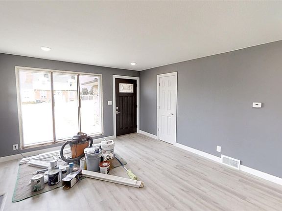 4th image of 2200 Oak St