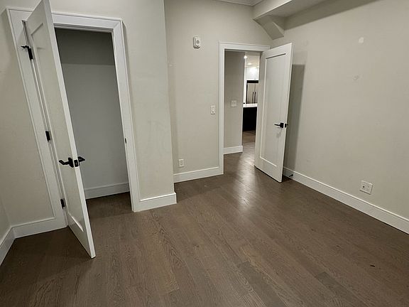 4th image of 545 Newbury St #1