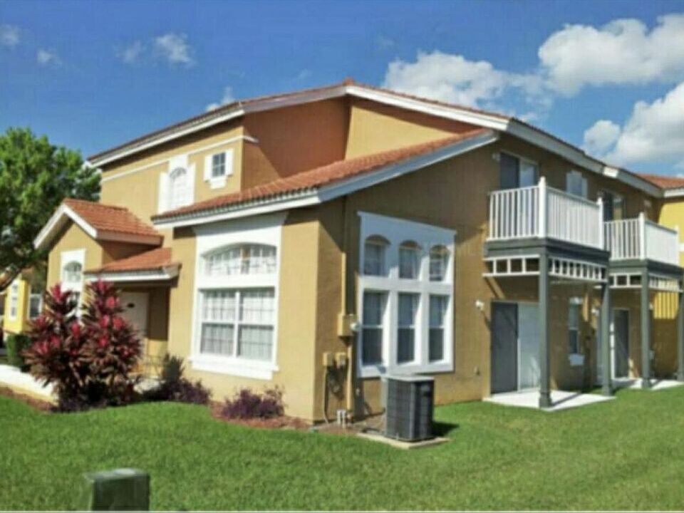 1st image of 916 Park Terrace Cir