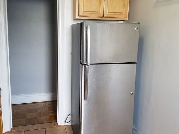 2nd image of 880 47th St APT C9