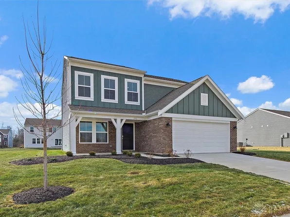 290 Quail Hollow Dr, Brookville, OH 45309