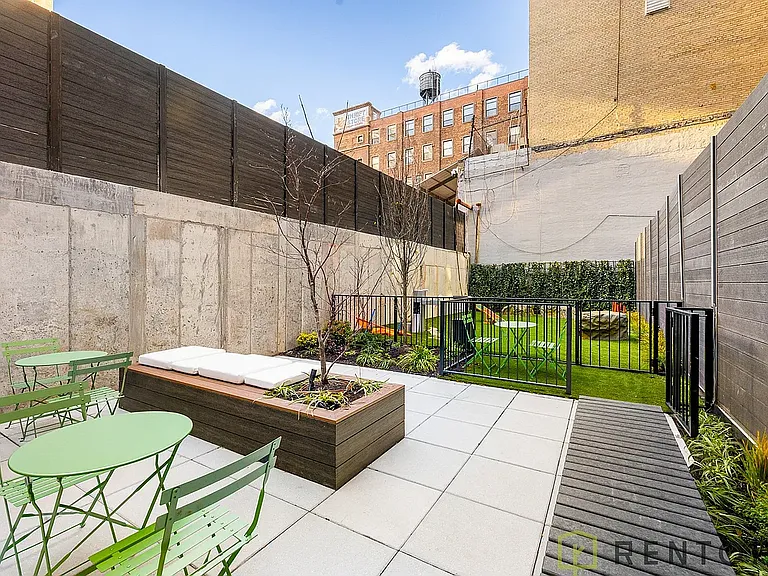 555 W 45th St #101N — Photo 19