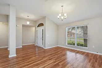 4 bed, 2617 sqft, $2,400 — Photo 3