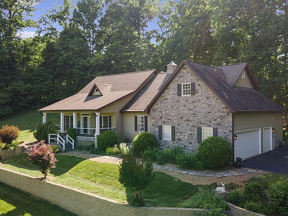 3rd image of 5002 Country Dr