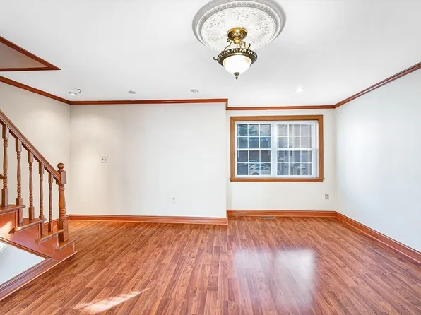 80 Smith St Unit A10, Lowell, MA 01851