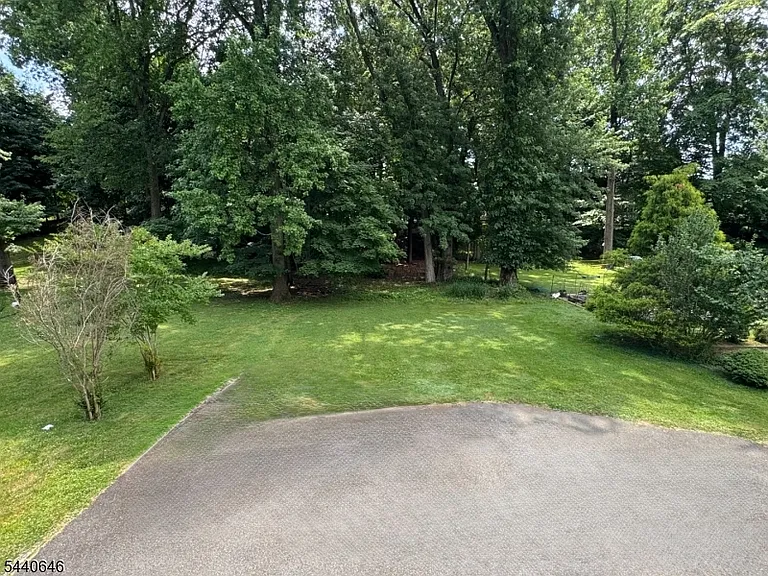 44 Greenwood Dr — Photo 20
