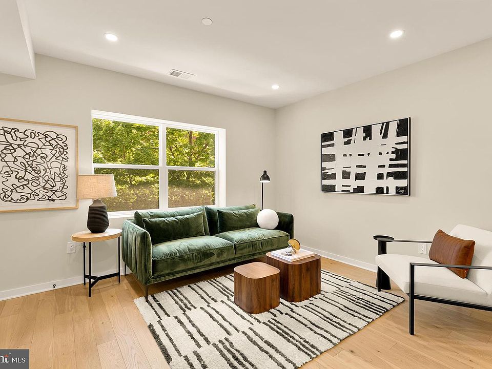 1st image of 2606 41st St NW #6