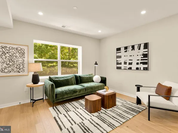 2606 41st St NW #6, Washington, DC 20007