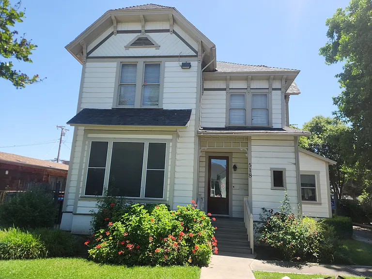 Front View - Upstairs Unit