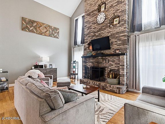 5th image of 2908 Sunny Brook Dr