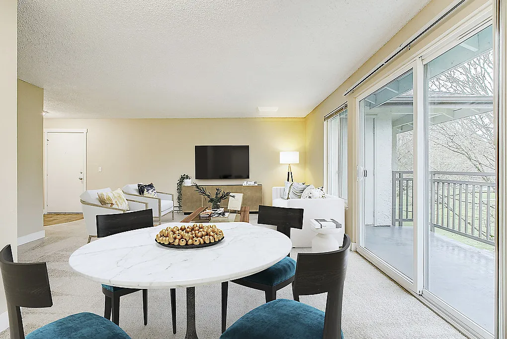 Woodland Commons — Photo 4